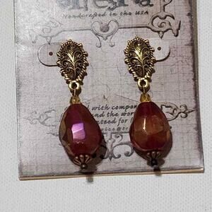Treska Handcrafted USA Gold Tone Burgundy Faceted Iridescent Bead Drop Earrings